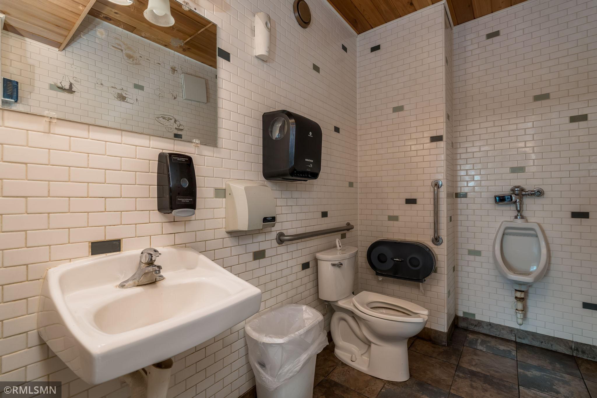 17-web-or-mls-204-1st-ave.jpg