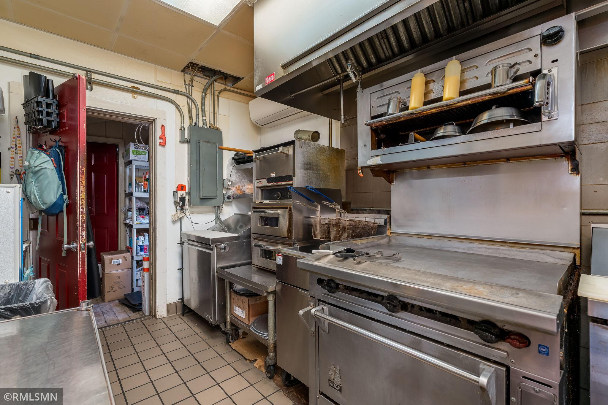 20-web-or-mls-204-1st-ave.jpg