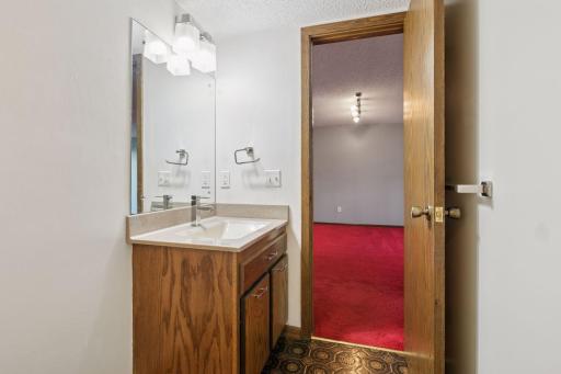 5673 W Bavarian Pass, Minneapolis, MN 55432