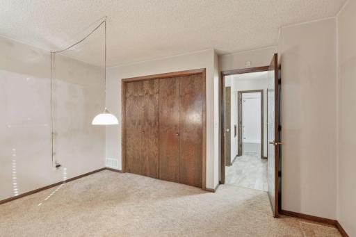 5673 W Bavarian Pass, Minneapolis, MN 55432