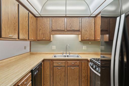 5673 W Bavarian Pass, Minneapolis, MN 55432