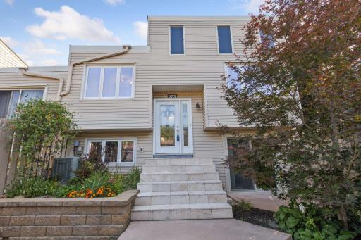 5673 W Bavarian Pass, Minneapolis, MN 55432