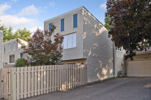 5673 W Bavarian Pass, Minneapolis, MN 55432