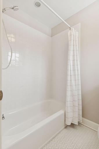 15710 Highwood Drive, Minnetonka, MN 55345
