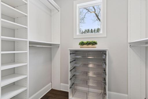 15710 Highwood Drive, Minnetonka, MN 55345