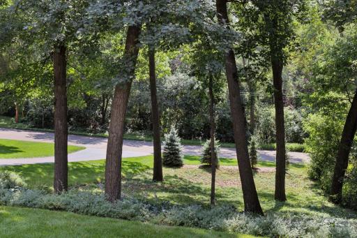 15710 Highwood Drive, Minnetonka, MN 55345