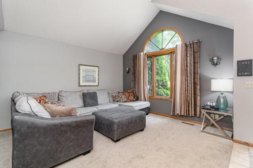 1920 128th Avenue NW, Minneapolis, MN 55448