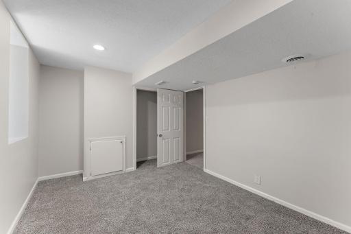 934 15th Avenue N, South Saint Paul, MN 55075