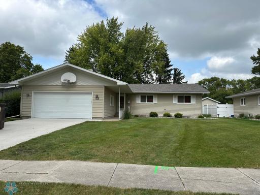 2526 Willow Road N, Fargo, ND 58102