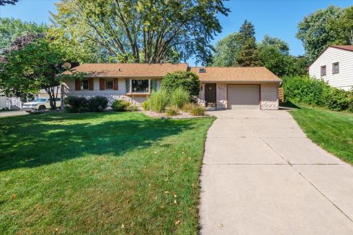 660 Greene Avenue N, Saint Paul, MN 55128
