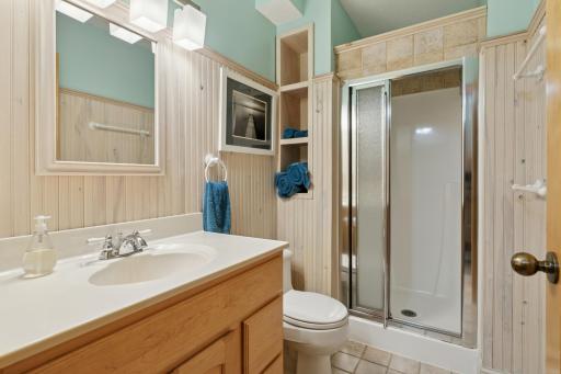 6687 Mulberry Circle E, Chanhassen, MN 55317