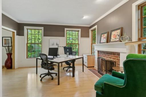 6687 Mulberry Circle E, Chanhassen, MN 55317