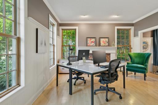 6687 Mulberry Circle E, Chanhassen, MN 55317