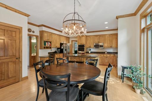 6687 Mulberry Circle E, Chanhassen, MN 55317
