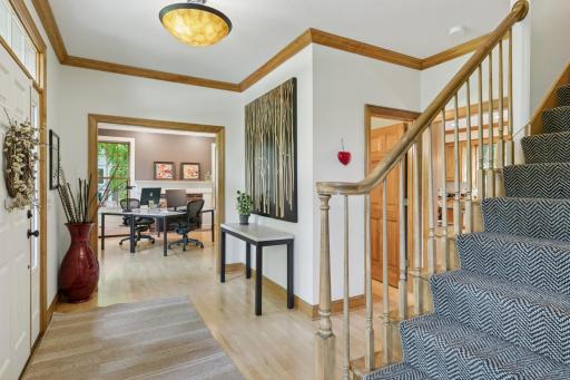 6687 Mulberry Circle E, Chanhassen, MN 55317