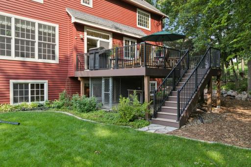6687 Mulberry Circle E, Chanhassen, MN 55317