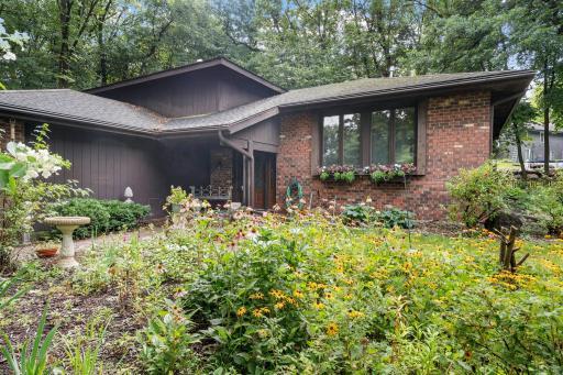 9530 Risewood Circle, Eden Prairie, MN 55347
