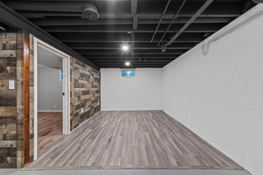 44-web-or-mls-11620 Kumquat St NW-102.jpg