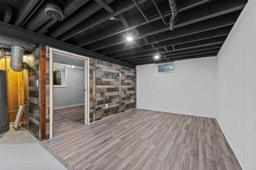 45-web-or-mls-11620 Kumquat St NW-105.jpg