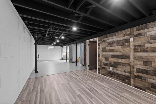 46-web-or-mls-11620 Kumquat St NW-108.jpg