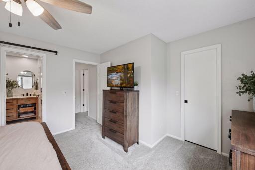 6215 Heathbrook Drive, Eden Prairie, MN 55346