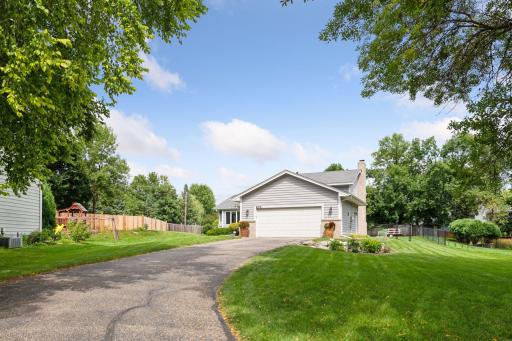 6215 Heathbrook Drive, Eden Prairie, MN 55346