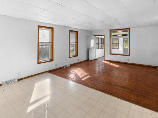 25 W 3rd St Rush City MN 55069 USA-016-020-T2A8957-MLS_Size.jpg