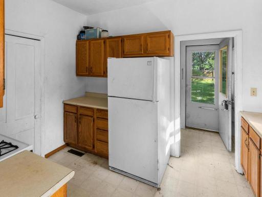 25 W 3rd St Rush City MN 55069 USA-018-014-T2A8967-MLS_Size.jpg