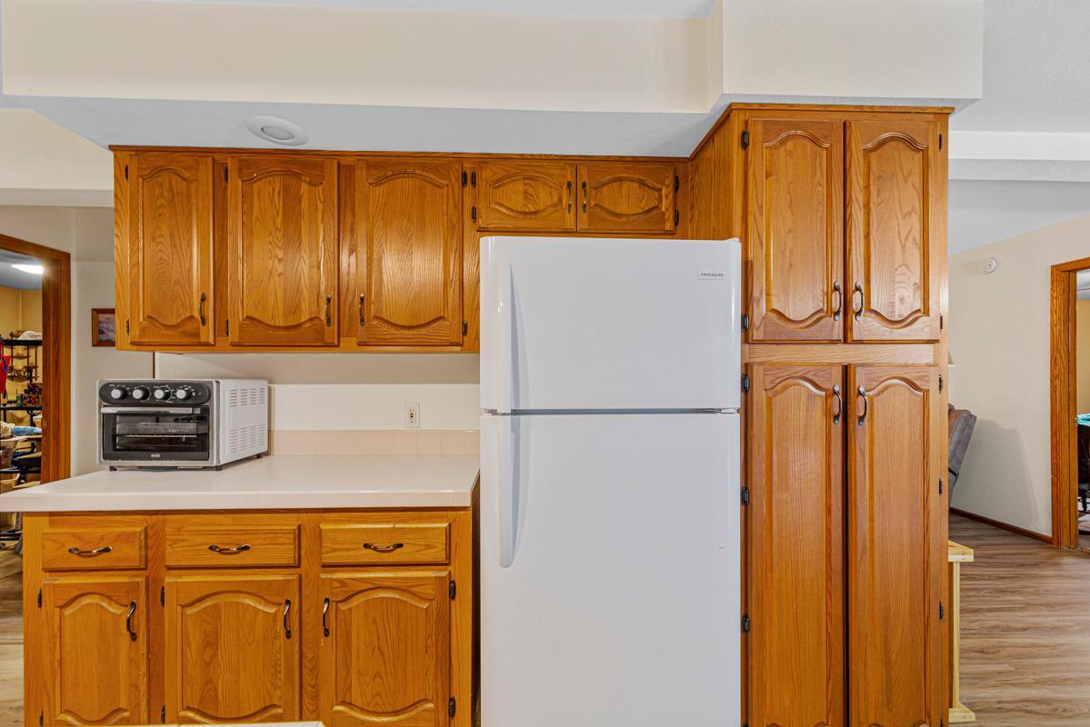 21 Kitchen.jpg