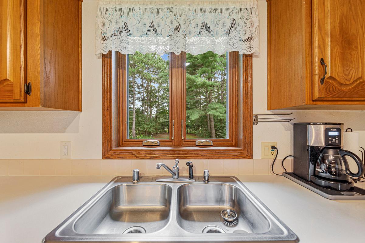 20 Kitchen.jpg