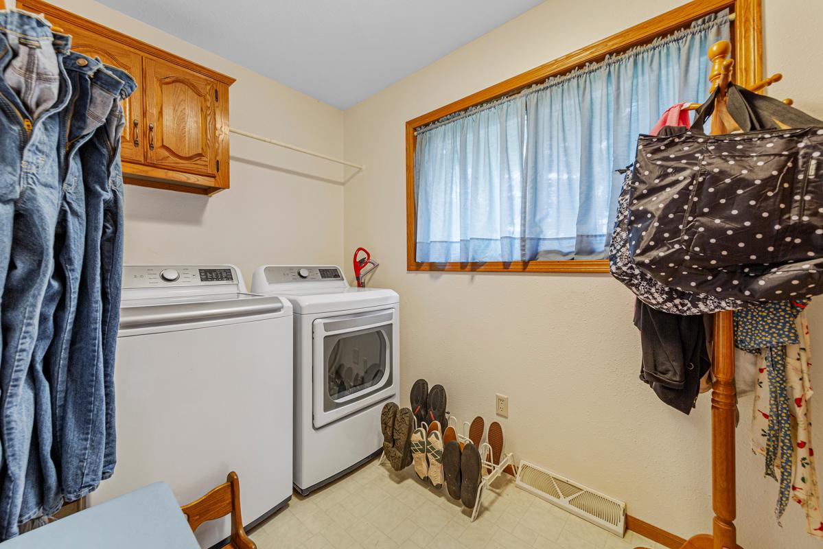24 Laundry.jpg