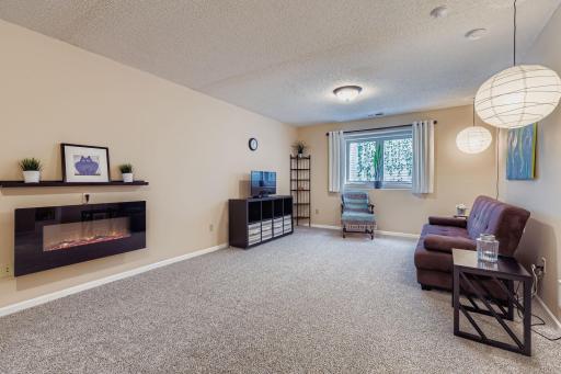 653 86th Lane NW, Coon Rapids, MN 55433
