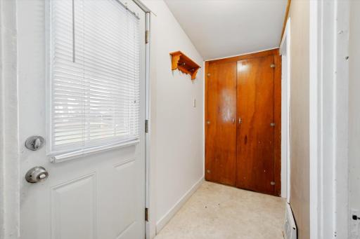 2521 12th Avenue E, North Saint Paul, MN 55109