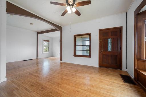 2521 12th Avenue E, North Saint Paul, MN 55109