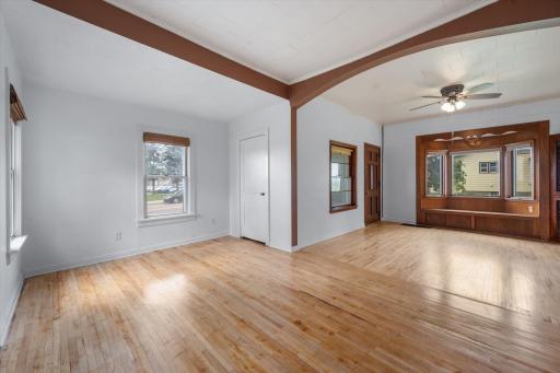2521 12th Avenue E, North Saint Paul, MN 55109
