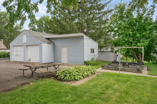 2521 12th Avenue E, North Saint Paul, MN 55109