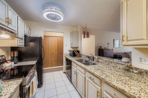 4625 minnetonka blvd #105 - MLS Sized - 008 - 12 Kitchen.jpg