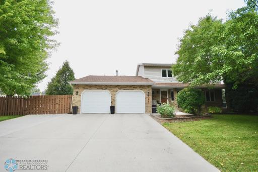 1943 19th Street S, Fargo, ND 58103