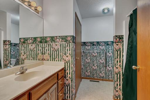 2000 20th Street SW, Willmar, MN 56201