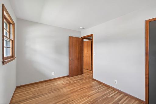 1105 Greystone Avenue N, Saint Paul, MN 55128