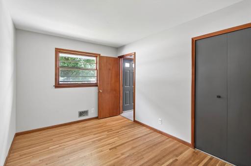1105 Greystone Avenue N, Saint Paul, MN 55128