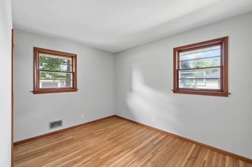1105 Greystone Avenue N, Saint Paul, MN 55128
