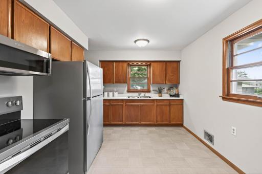 1105 Greystone Avenue N, Saint Paul, MN 55128