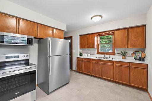 1105 Greystone Avenue N, Saint Paul, MN 55128