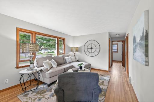 1105 Greystone Avenue N, Saint Paul, MN 55128