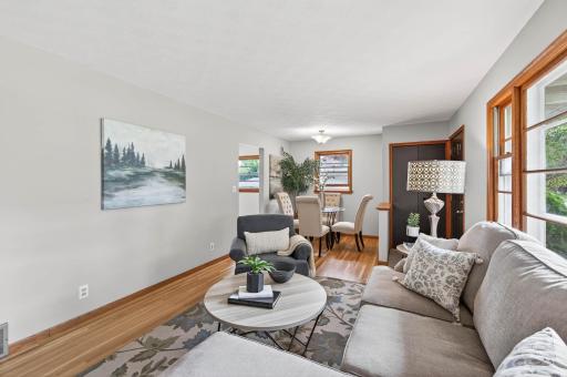 1105 Greystone Avenue N, Saint Paul, MN 55128