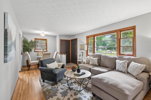 1105 Greystone Avenue N, Saint Paul, MN 55128