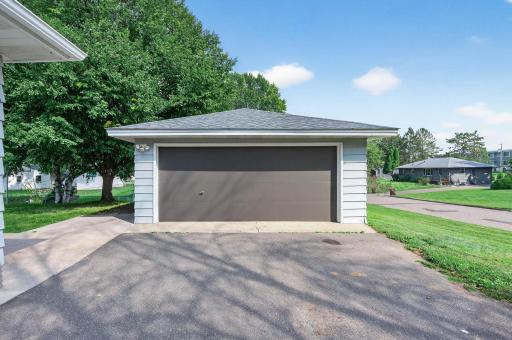 1105 Greystone Avenue N, Saint Paul, MN 55128