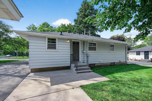 1105 Greystone Avenue N, Saint Paul, MN 55128