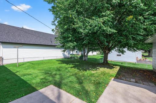 1105 Greystone Avenue N, Saint Paul, MN 55128